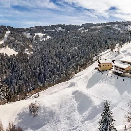 Brennergut Am Bauernhof 아파트